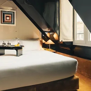 Chateau D'eau 4*, Parigi Francia